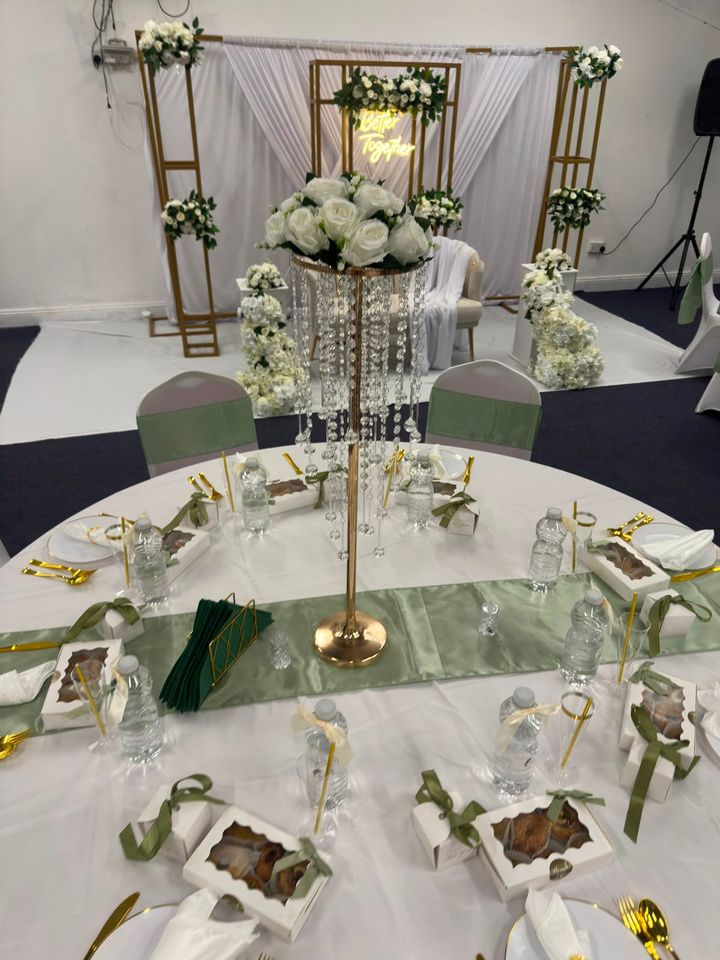 Table setting with candelabra centrepiece